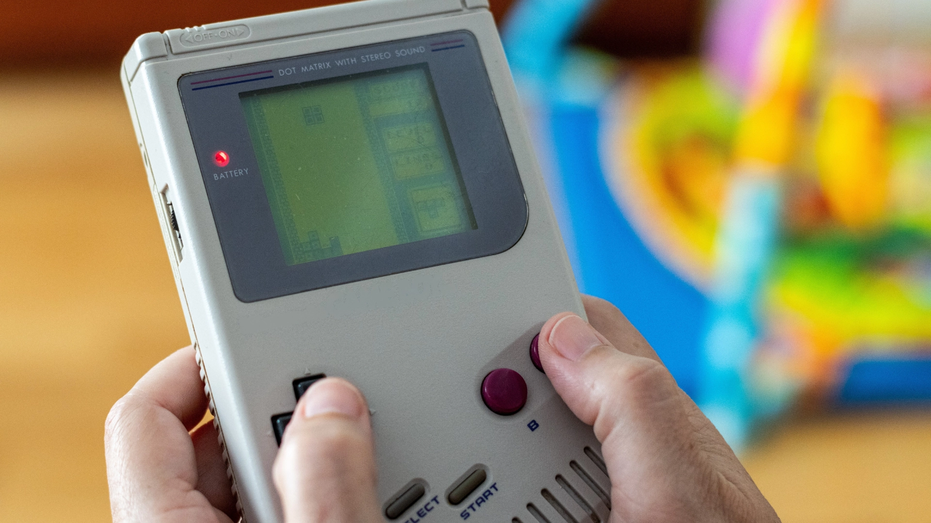 <p>handheld game device&nbsp;</p>